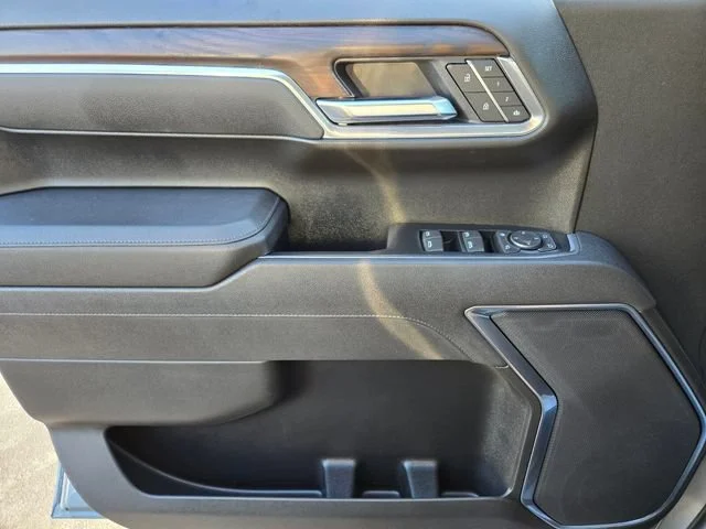 Used 2025 Sterling Metallic GMC SLT image 34