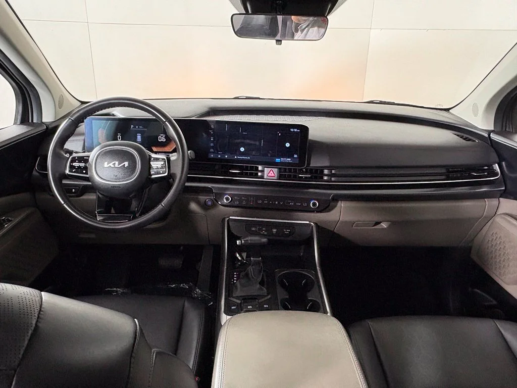 Used 2025 Gray Kia LXS image 36