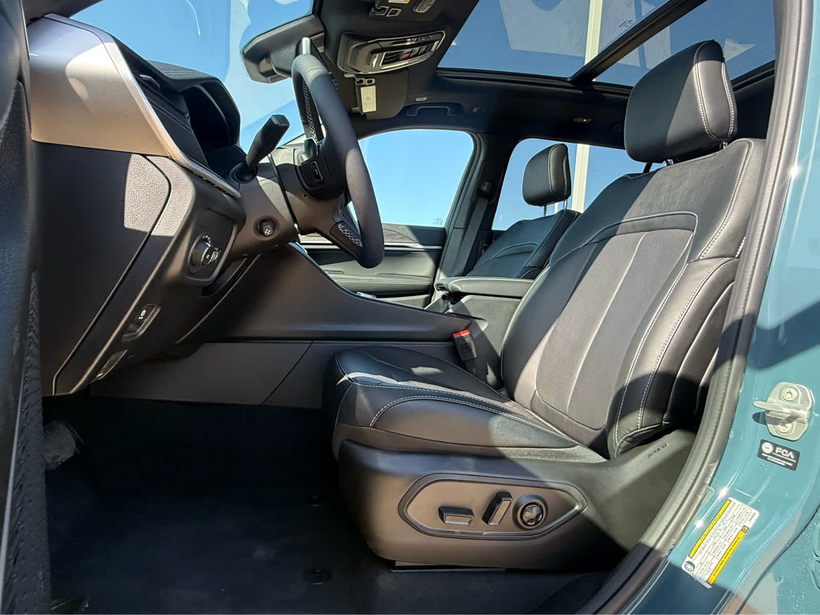 New 2026 Steel Blue Exterior Paint Jeep Limited Reserve image 29