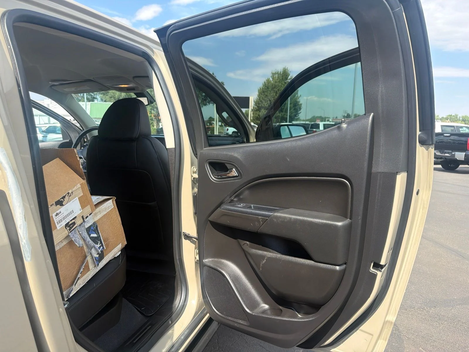 Used 2021 Beige Chevrolet ZR2 image 36