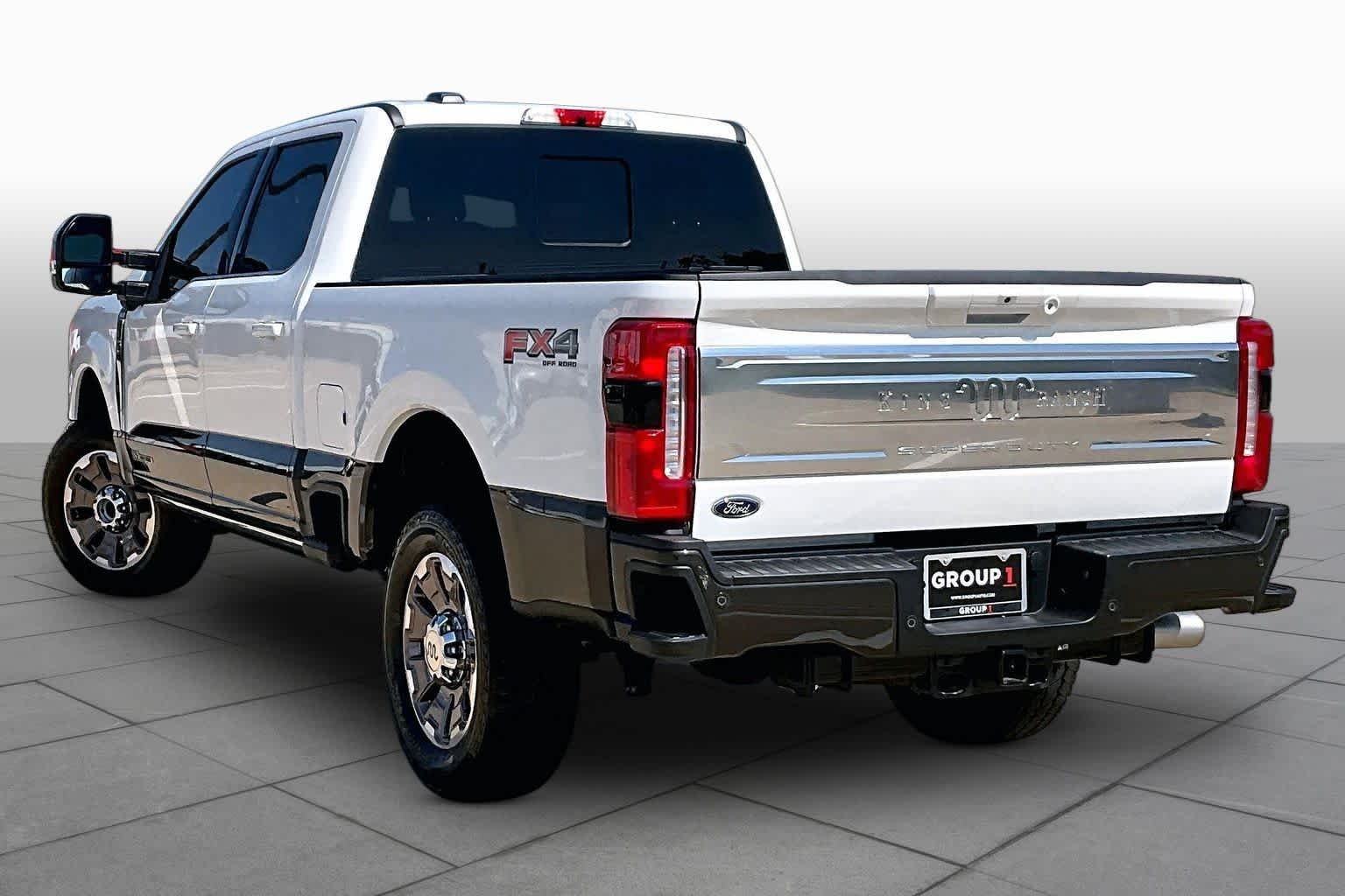 Used 2025 Star White Metallic Tri-Coat/Darkened Bronze Ford King Ranch image 12