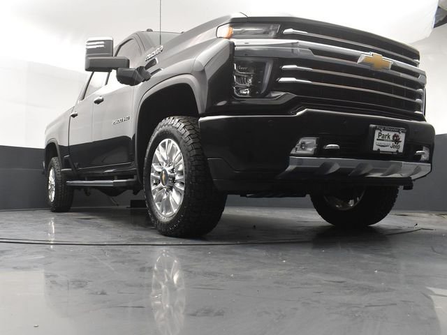 Used 2022 Black Chevrolet High Country image 19