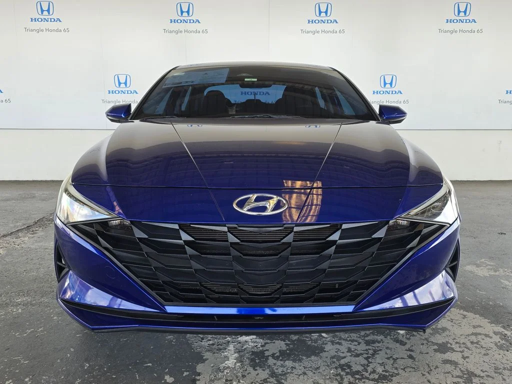 Used 2021 Blue Hyundai SE image 29