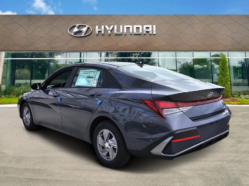 New 2026 Gray Hyundai SE image 3
