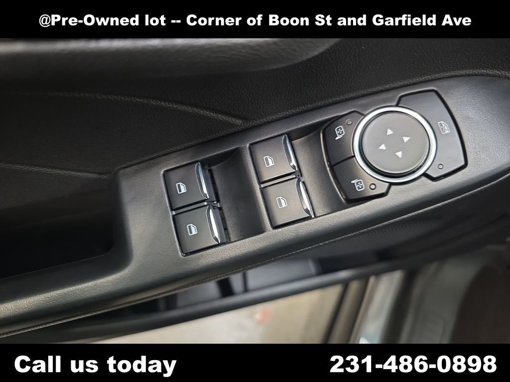 Used 2025 Gray Ford ST-Line Select image 8