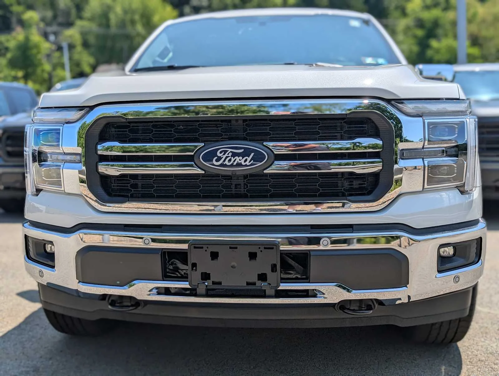 New 2026 Star White Metallic Tri-Coat Ford Lariat® image 2