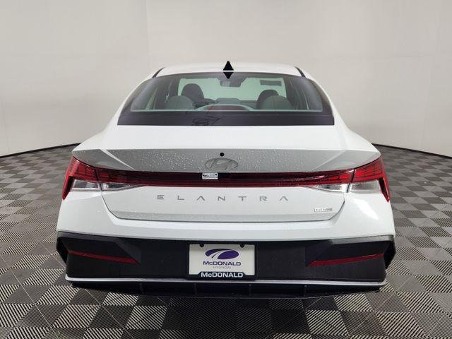 New 2026 White Hyundai Blue image 4