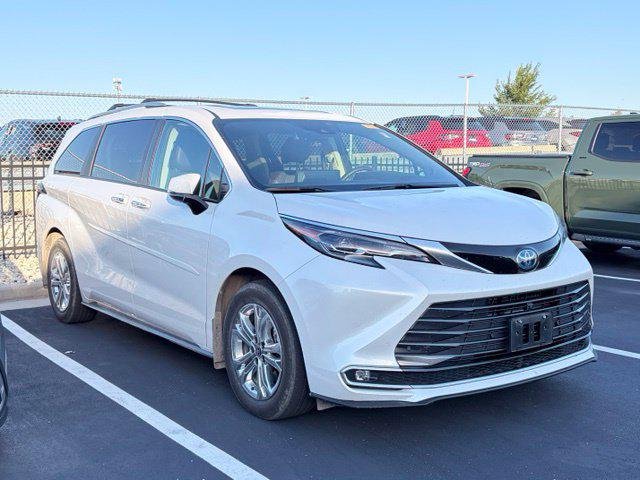 Certified Used 2024 WIND CHILL PEARL Toyota  image 1