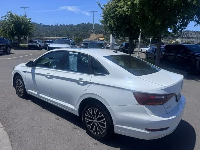 Used 2019 White Volkswagen SEL image 8