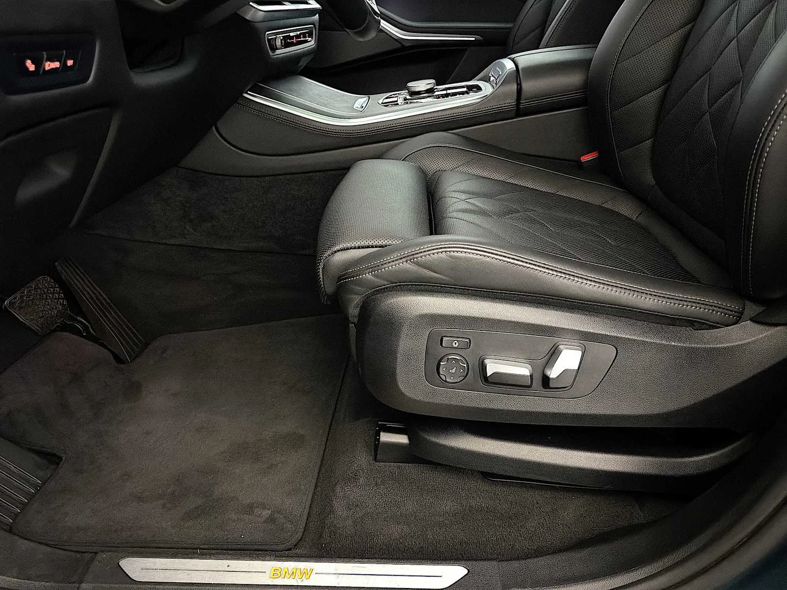 Used 2024 Blue Ridge Mountain Metallic BMW xDrive40i image 10