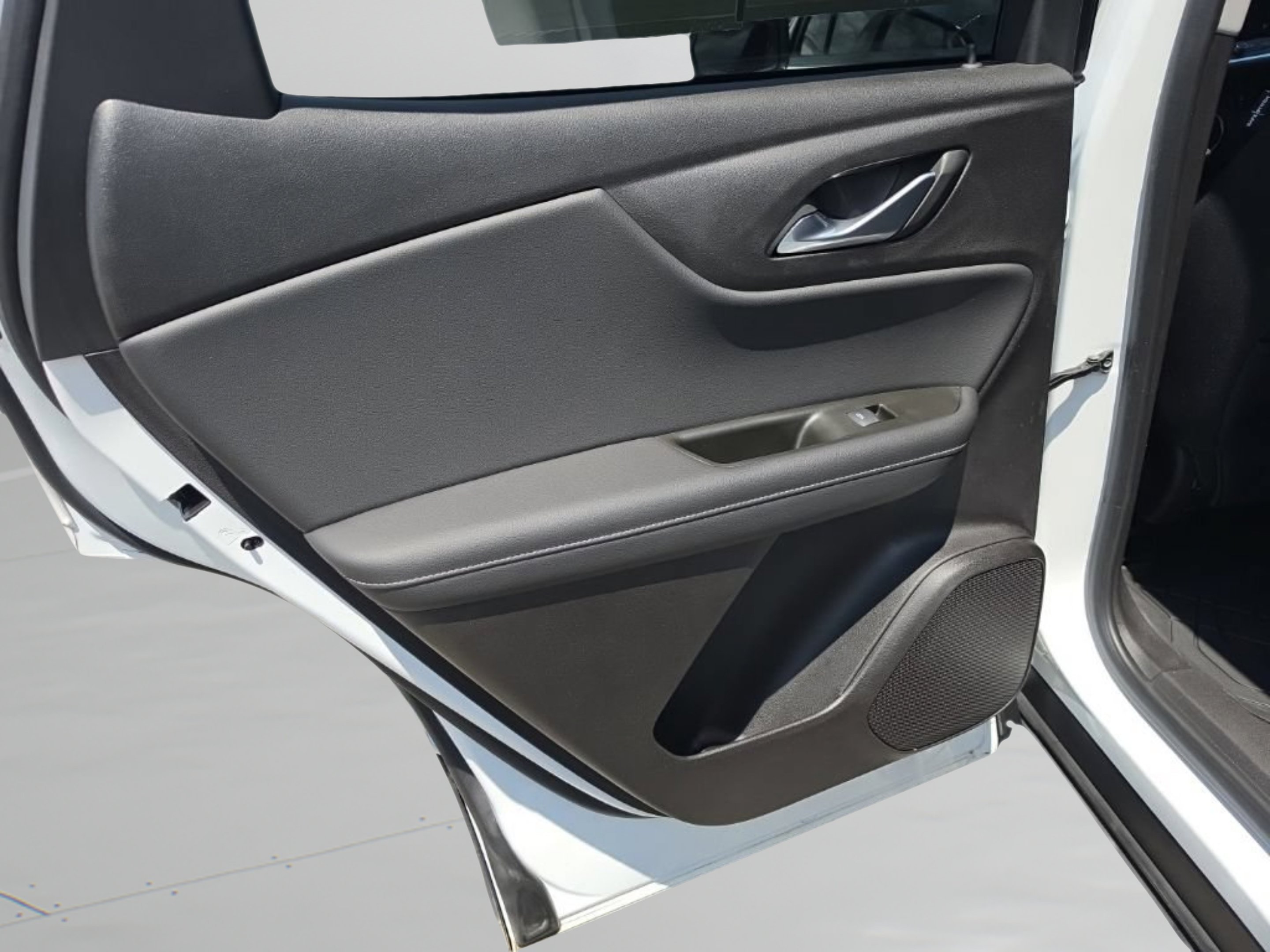 Used 2024 Summit White Chevrolet 2LT image 26