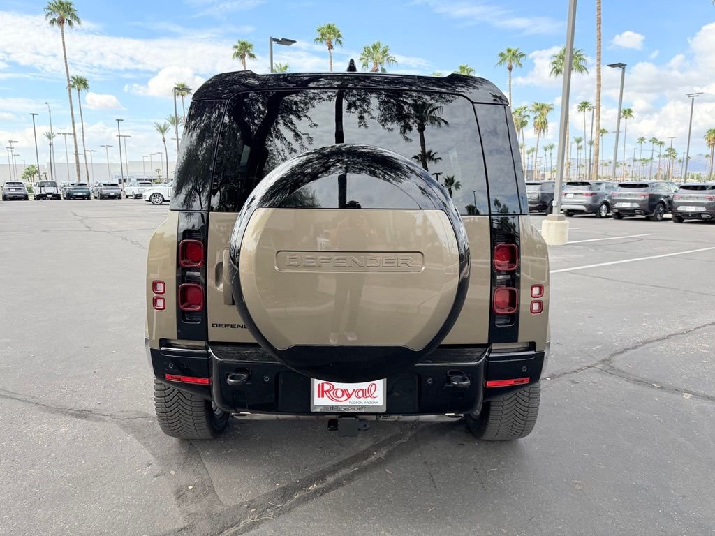Used 2024 Brown Land Rover X-Dynamic SE image 18