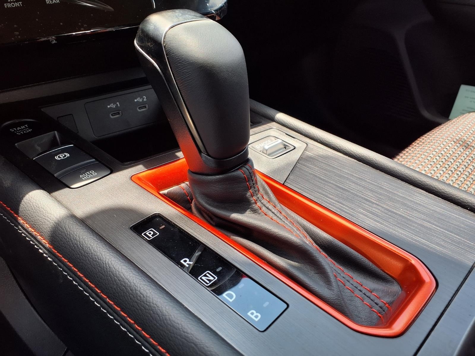 New 2026 Gun Metallic / Scarlet Ember Tintcoat Two-tone Nissan SR image 17