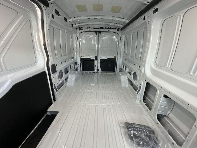 New 2026 Oxford White Ford Cargo Van image 47