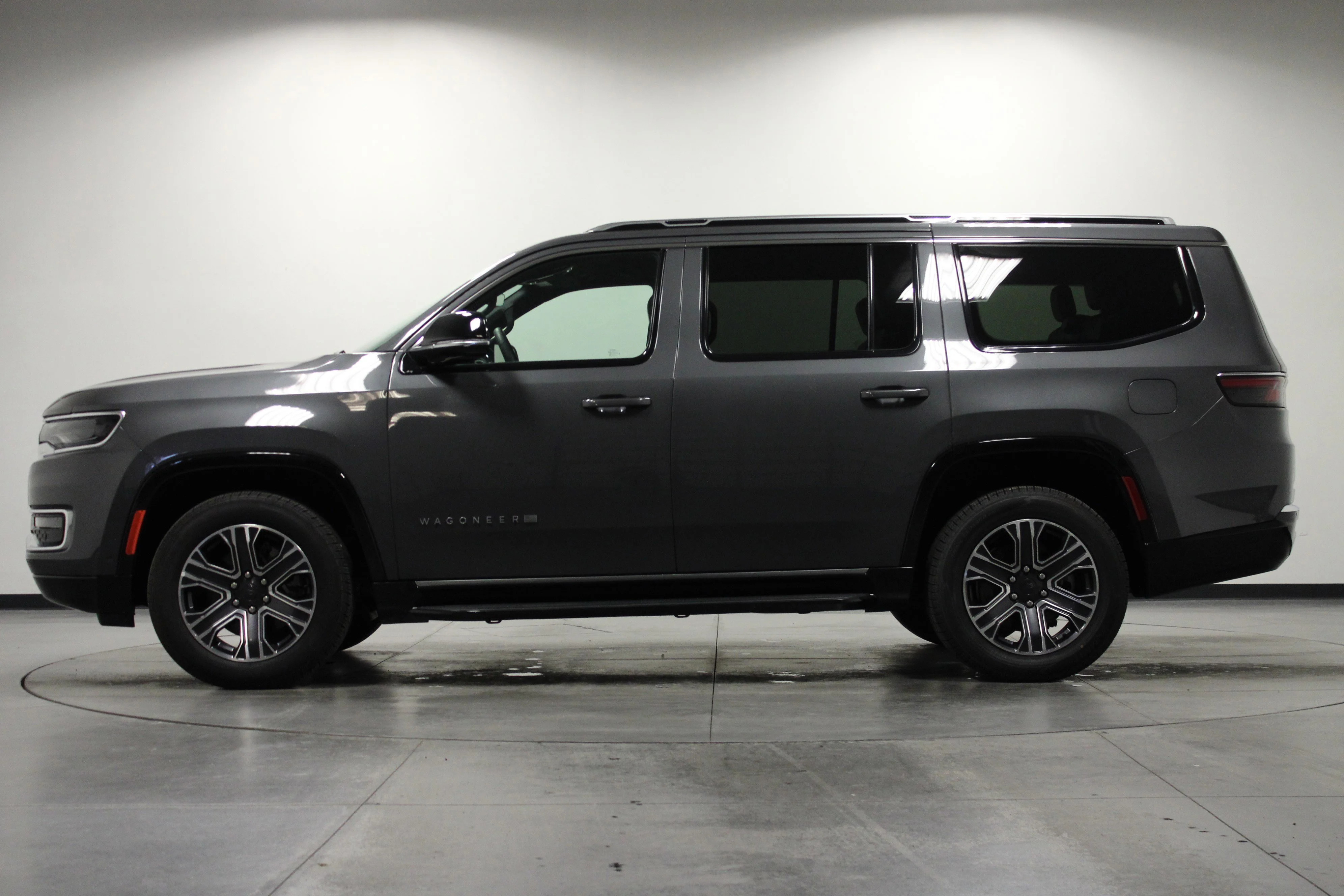 Used 2024 Baltic Gray Metallic Clearcoat Jeep Series II image 7