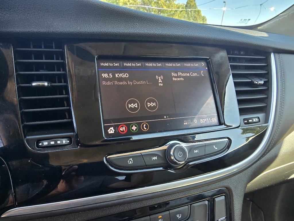 Used 2022 Summit White Buick Preferred image 22