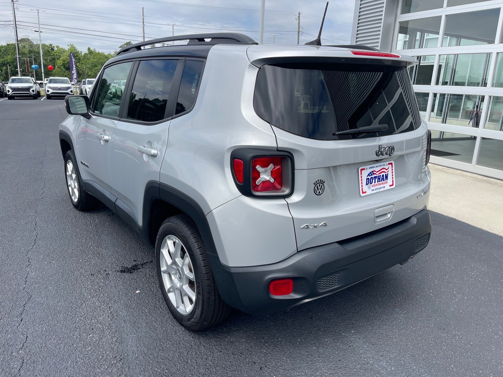 Used 2021 Silver Jeep Limited image 12