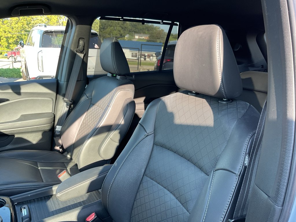 Used 2022 Sonic Gray Pearl Honda Elite image 18