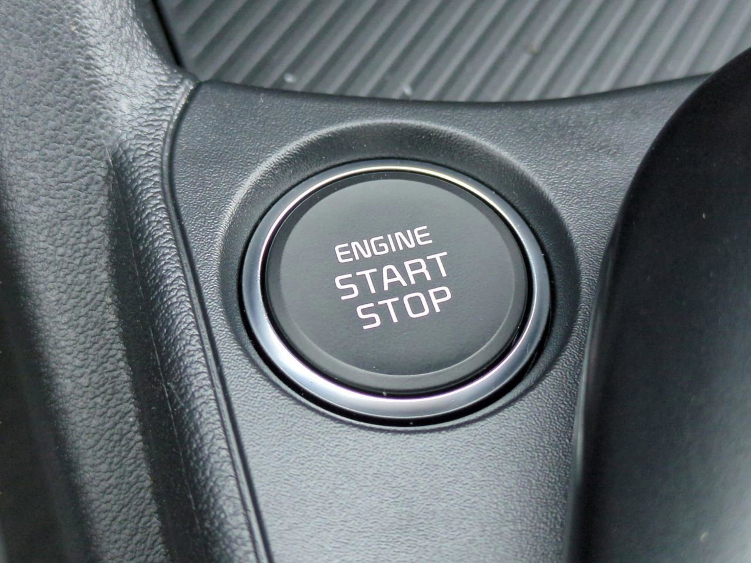 New 2026 Snow White Pearl Kia LX image 24