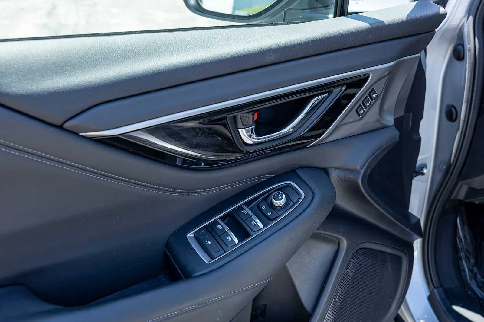 Used 2021 Silver Subaru Limited image 13
