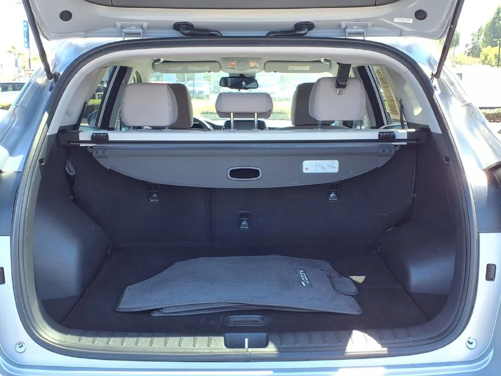 Used 2020 Silver Hyundai Value image 23