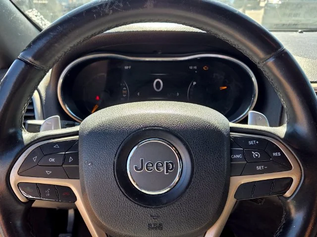 Used 2014 White Jeep Laredo image 24