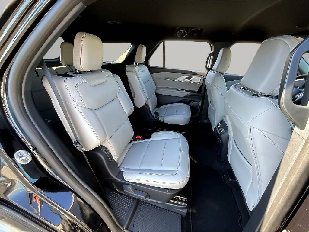 New 2027 Agate Black Metallic Ford Active image 10