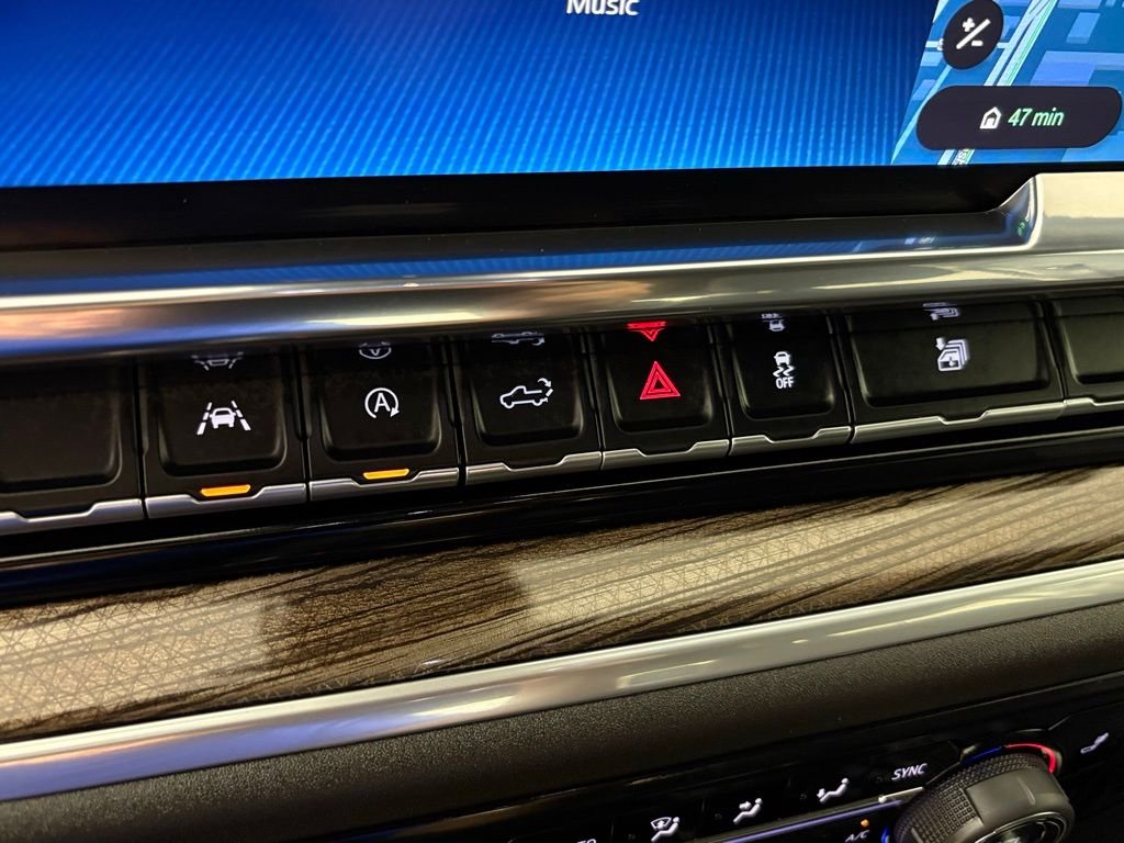 Used 2026 White Chevrolet LT image 27