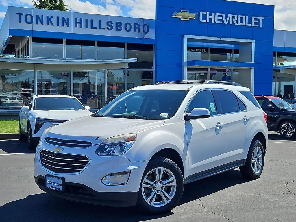 Used 2016 Iridescent Pearl Tricoat Chevrolet LT image 2
