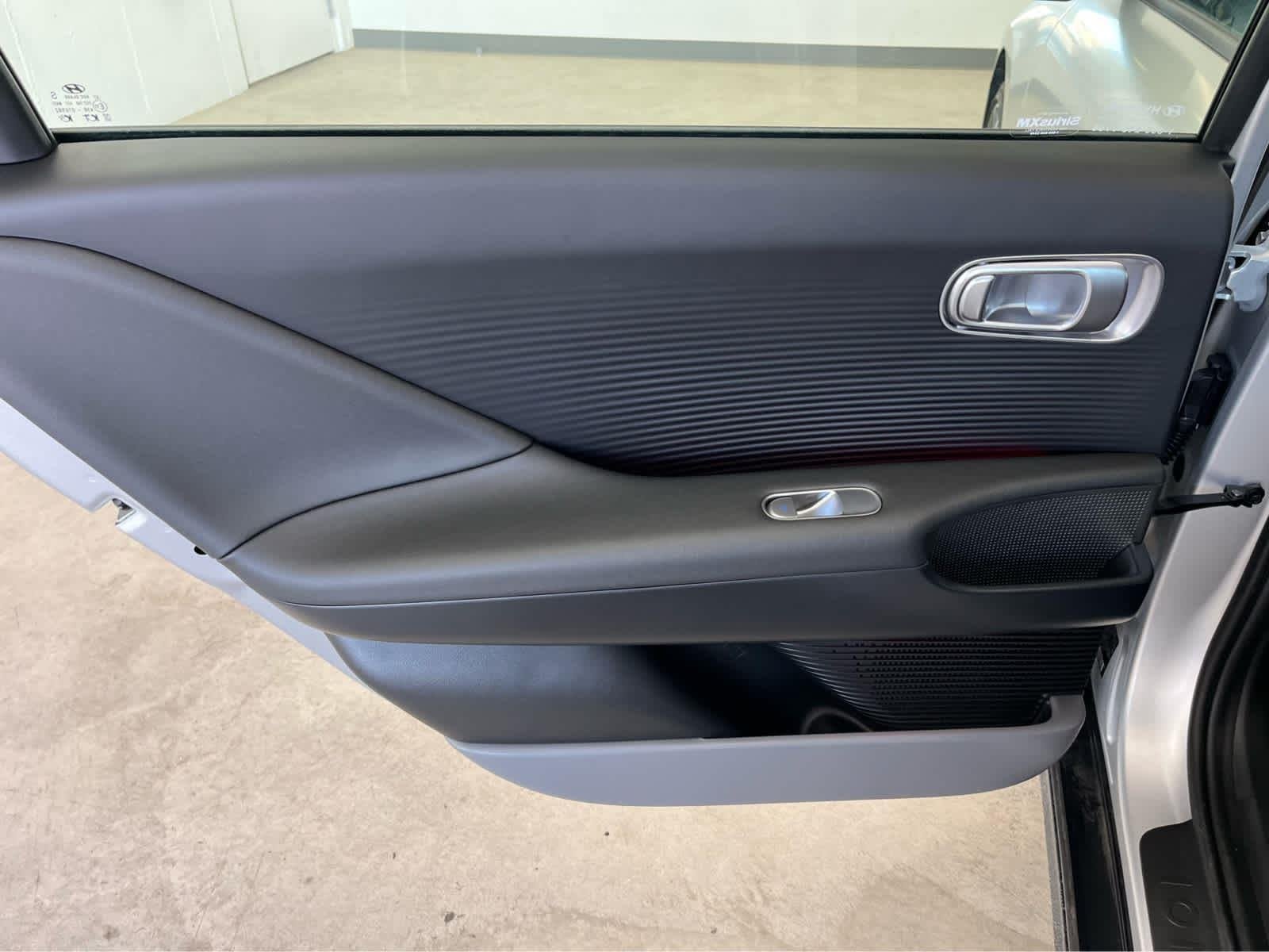 Used 2025 Gravity Gold Matte Hyundai SEL image 27