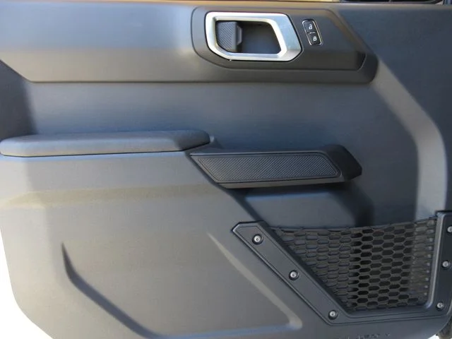2025 Ford Bronco 4-Door Base - Photo 9