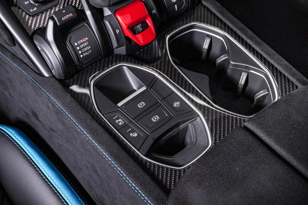 Used 2024 Blu Cepheus Metallic Lamborghini Performante image 32