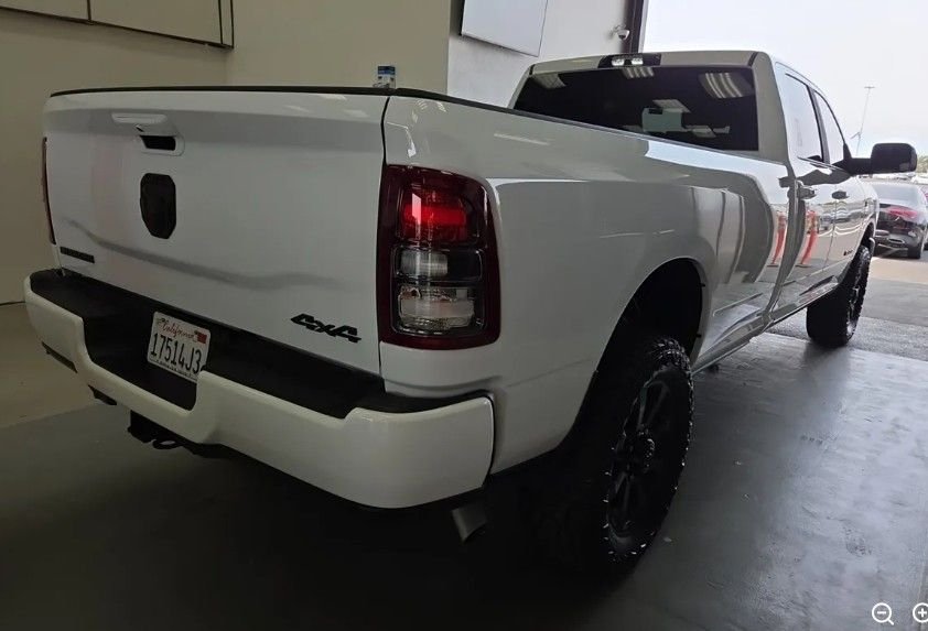 Used 2021 White Ram Big Horn image 2