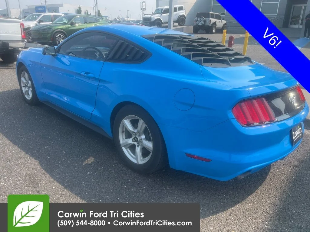 Used 2017 Blue Ford V6 image 8