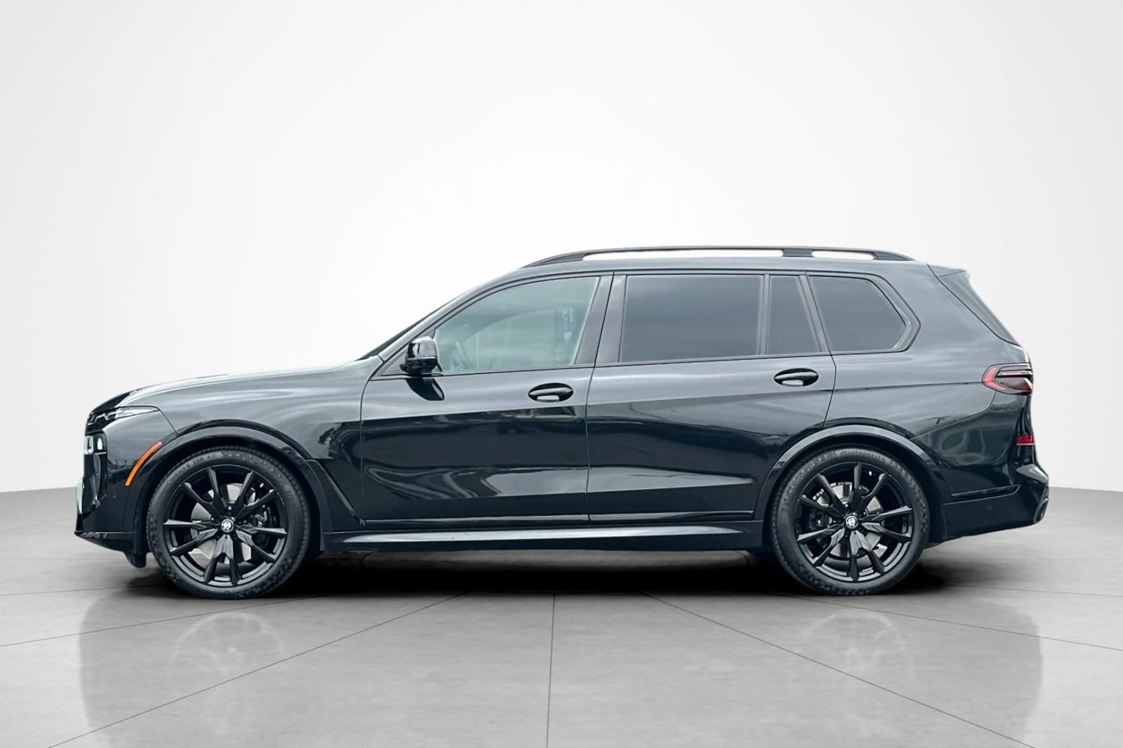 Certified Used 2024 Black Sapphire Metallic BMW xDrive40i image 2