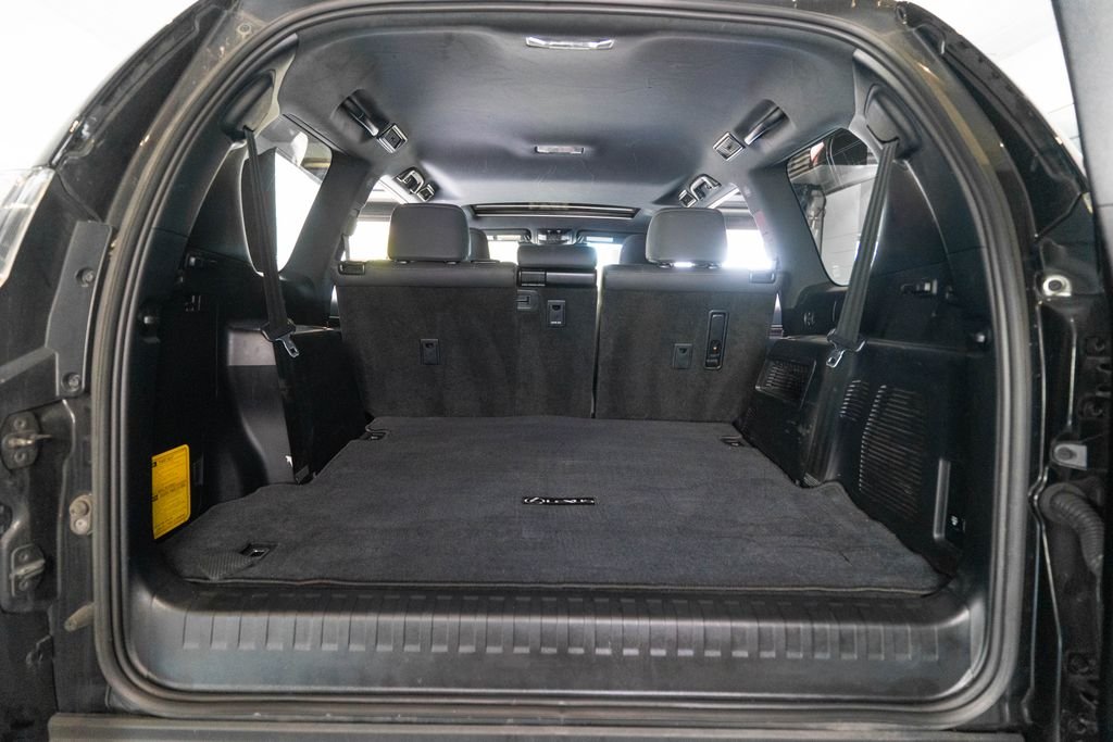 Used 2022 Black Lexus 460 image 37