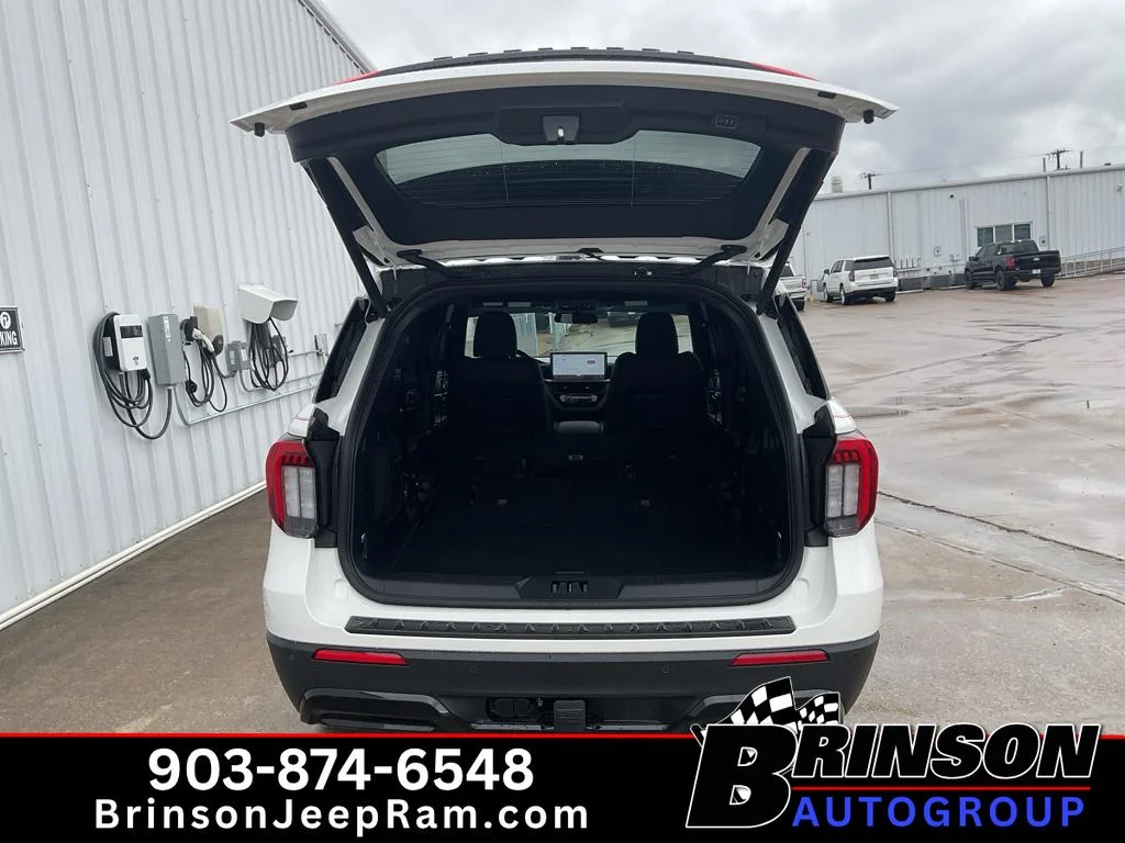 Used 2026 STAR WHITE MET TRI-COAT Ford ST-Line image 13