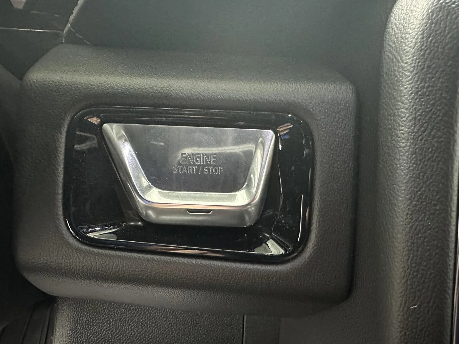 Used 2026 Summit White GMC AT4 image 16