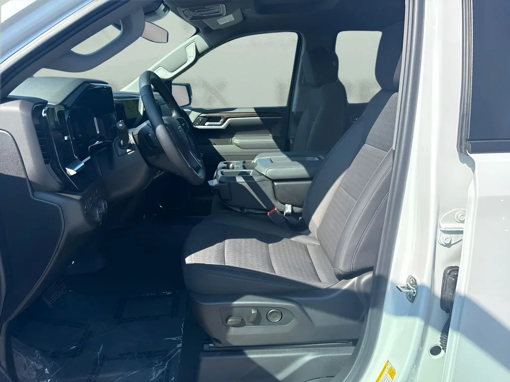 Used 2026 White Chevrolet RST image 9
