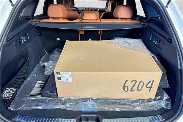 New 2026 Polar White Mercedes-Benz GLC 300 image 54