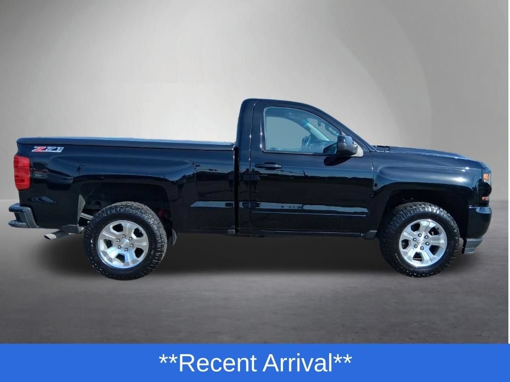 Used 2017 Chevrolet Silverado 1500 LT Z71 with VIN 1GCNKREC2HZ112006 for sale in Red Wing, Minnesota