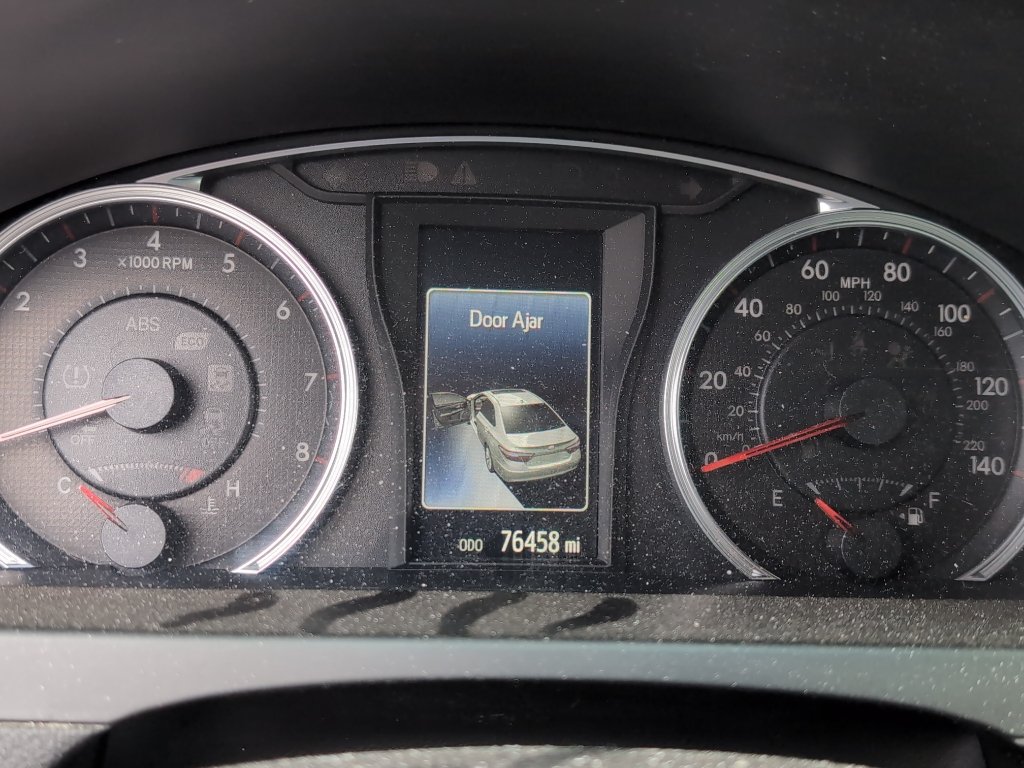 Used 2017 White Toyota  image 6