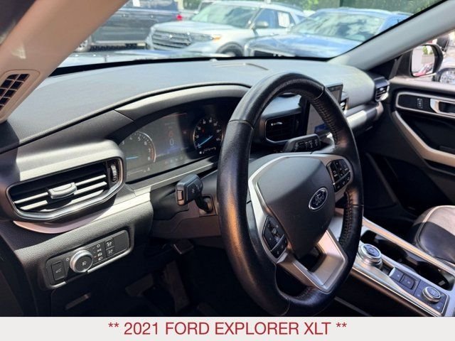Used 2021 Blue Ford XLT image 18
