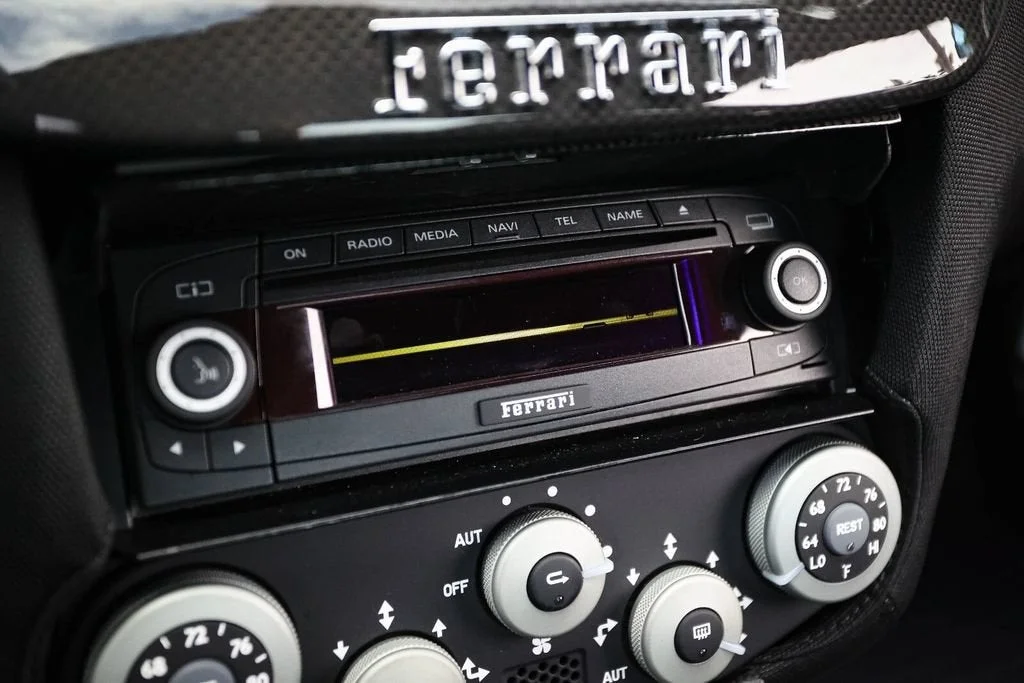Used 2011 Grigio Titanio Metall Ferrari Base image 36