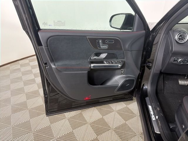 2026 Mercedes-Benz GLB AMG GLB 35 - Photo 12