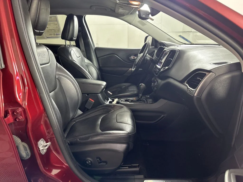Used 2020 Red Jeep Limited image 31