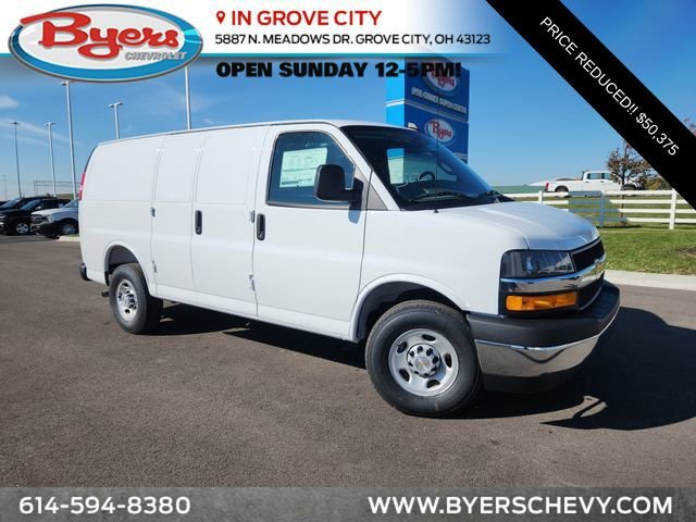 2025 Chevrolet Express 3500 Work Van HD's photo