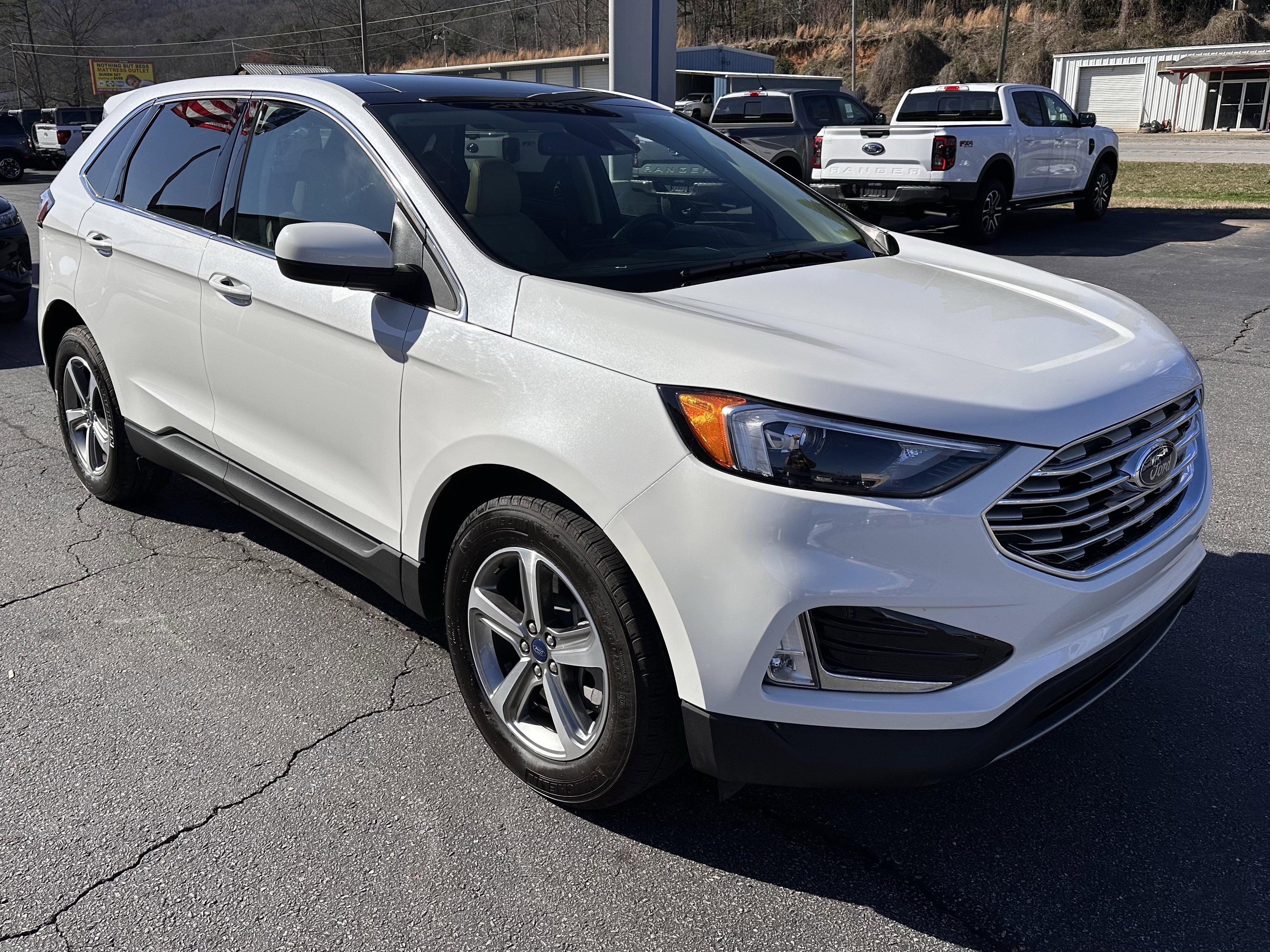 Certified Used 2022 Star White Metallic Tri-Coat Ford SEL image 4