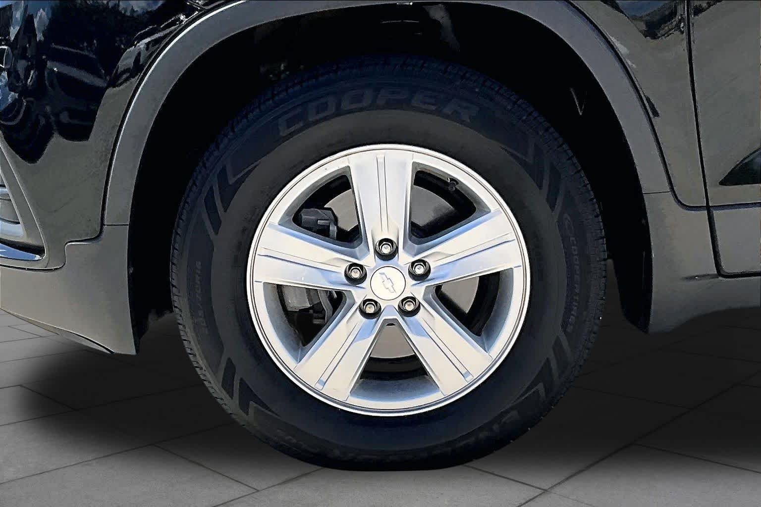 Used 2020 Mosaic Black Metallic Chevrolet LS image 10
