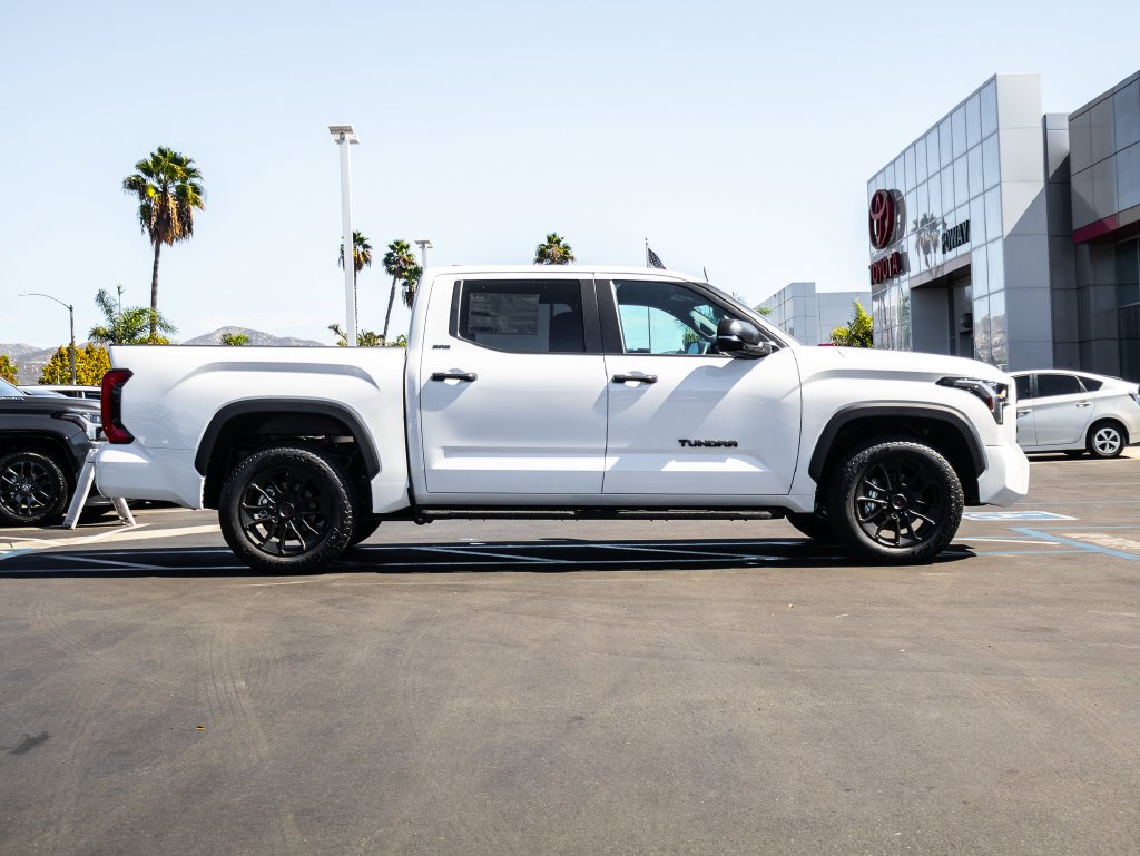 2026 Toyota Tundra SR5 - Photo 5